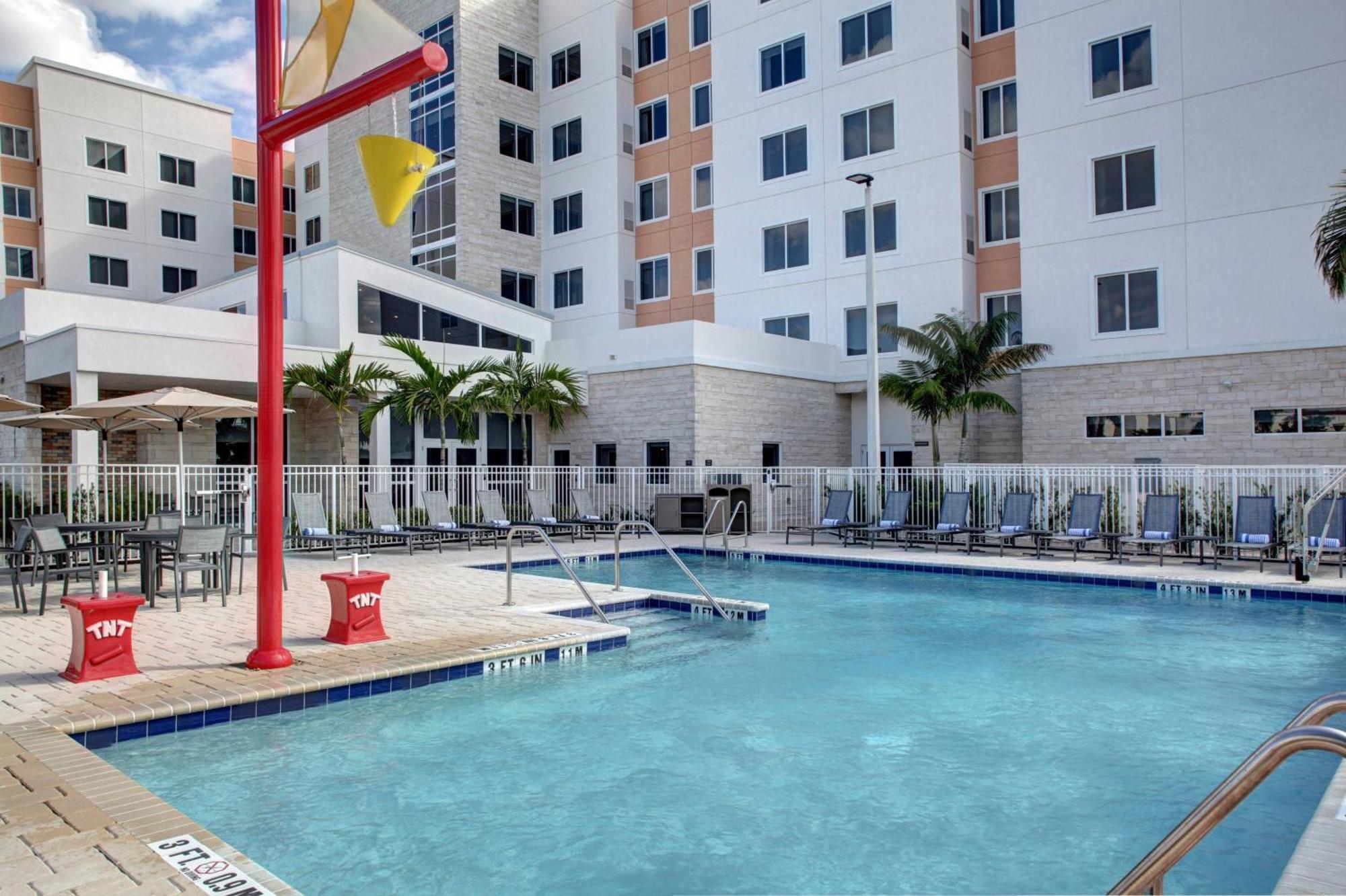 Residence Inn Fort Lauderdale Coconut Екстериор снимка